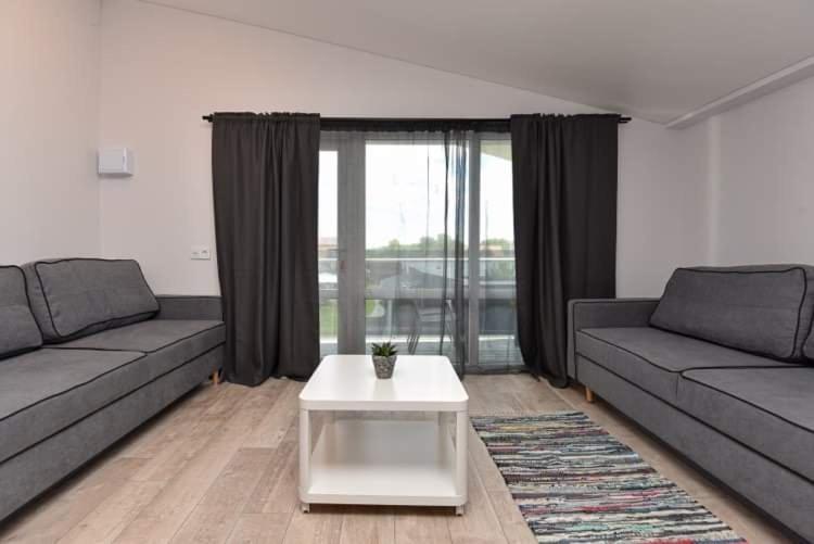 Vyturiai - Nauju Apartamentu Nuoma Sventojoje ซเวนตายิ ภายนอก รูปภาพ
